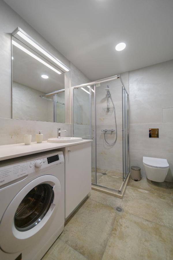 Magdalena Apartment - Two Bathrooms, Perfect City Center Βάρνα Εξωτερικό φωτογραφία